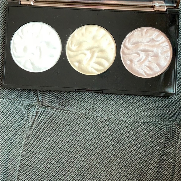 Makeup revolution strobe highlighting palette New - Picture 2 of 2